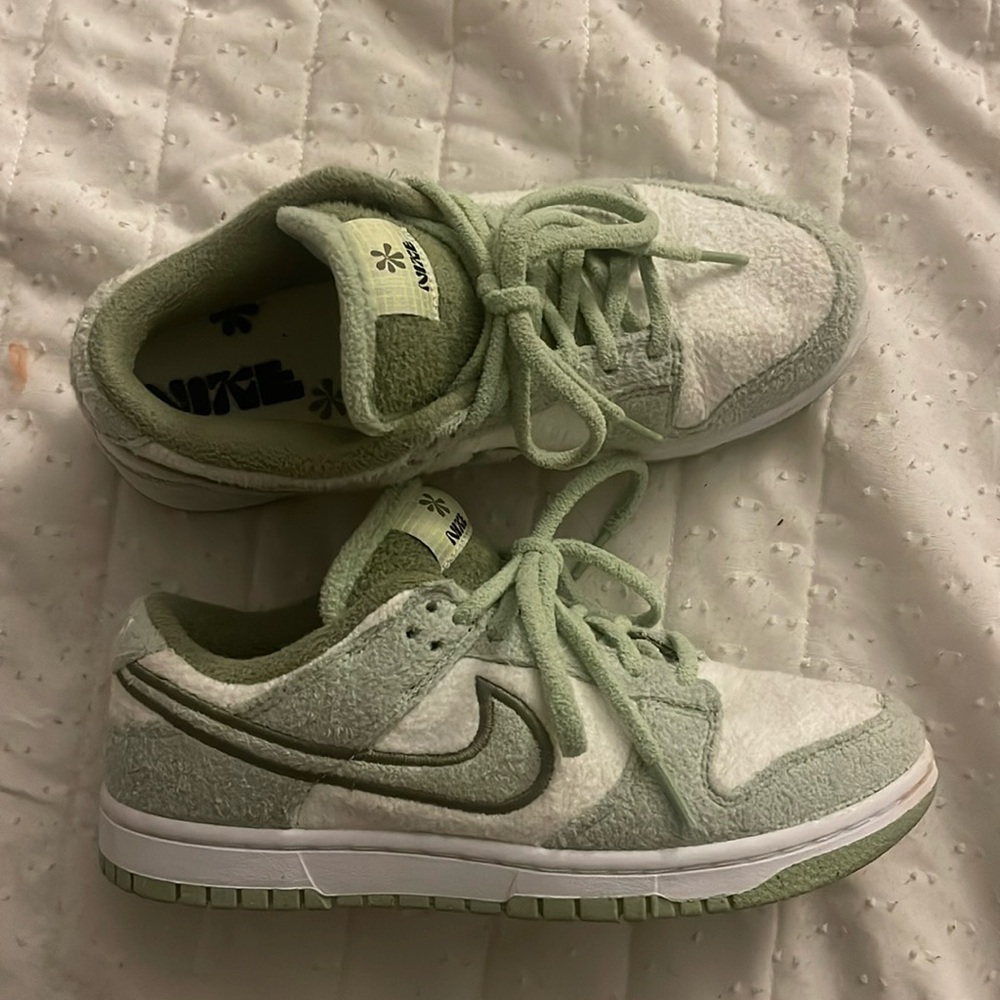 Fleece Honeydew Nike Dunks- Women’s 7